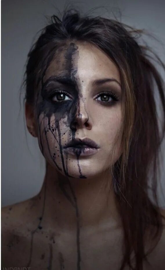 Размазанный макияж фото Dripping makeup Photography inspiration, Portrait, Dark portrait