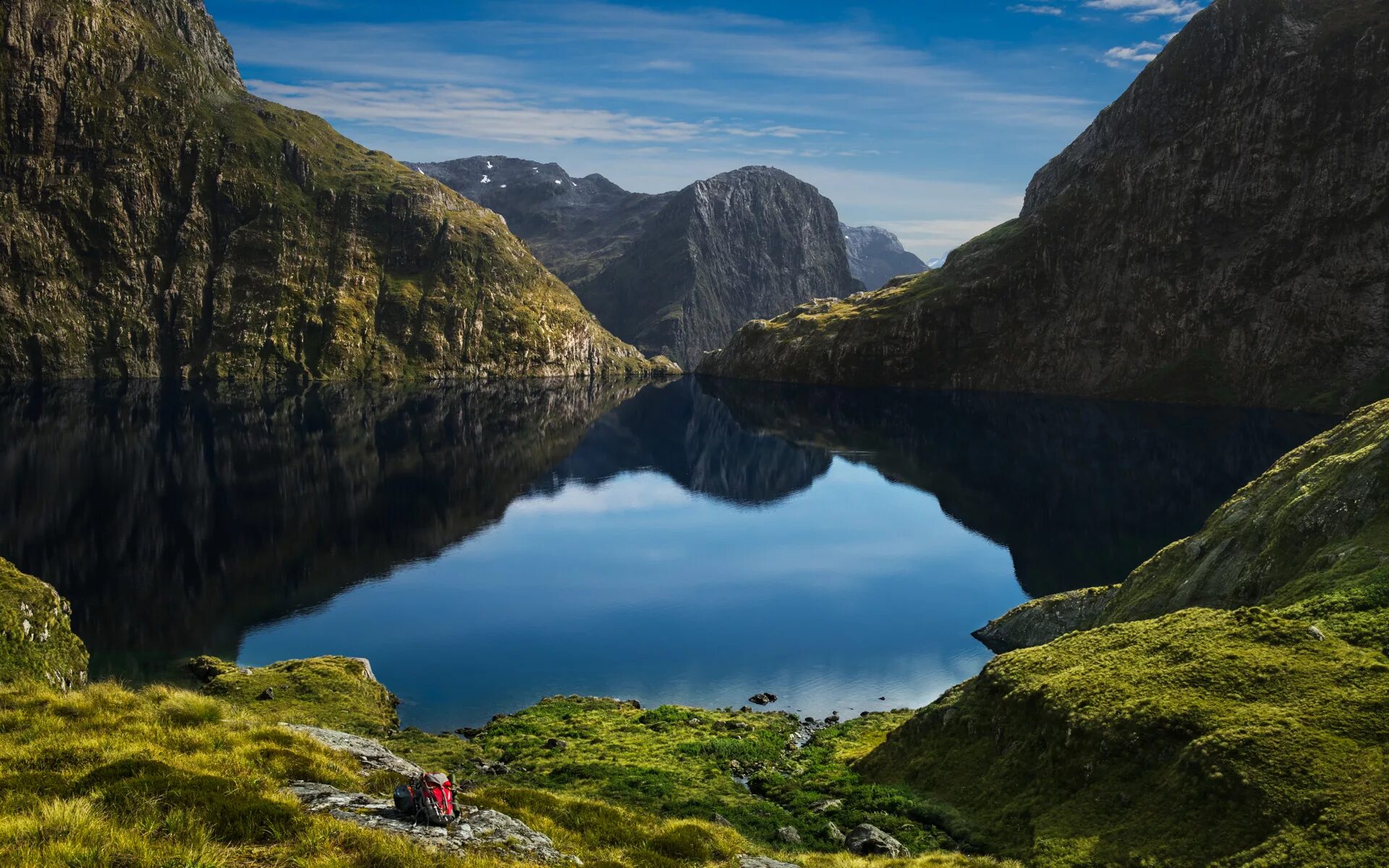 Размер фото для рабочего стола What is the location of mountains and lake photo in Windows 10 lock - Microsoft 