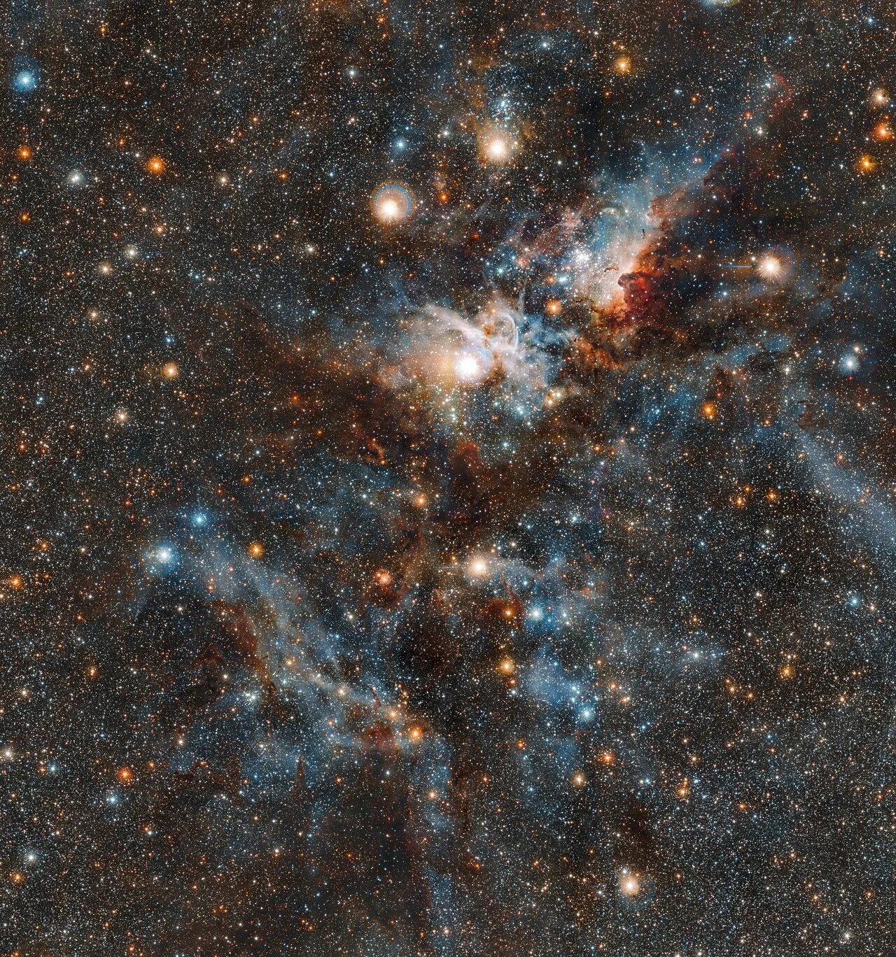 Размеры космоса фото Stars v. Dust in the Carina Nebula ESO United Kingdom