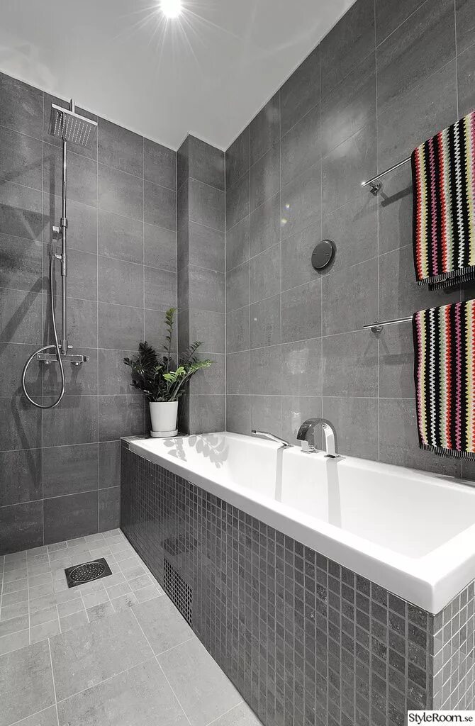 Разная плитка в ванной фото Pin by Lotta Frössberg on Badrum Grey bathroom tiles, Bathroom tile designs, Gre