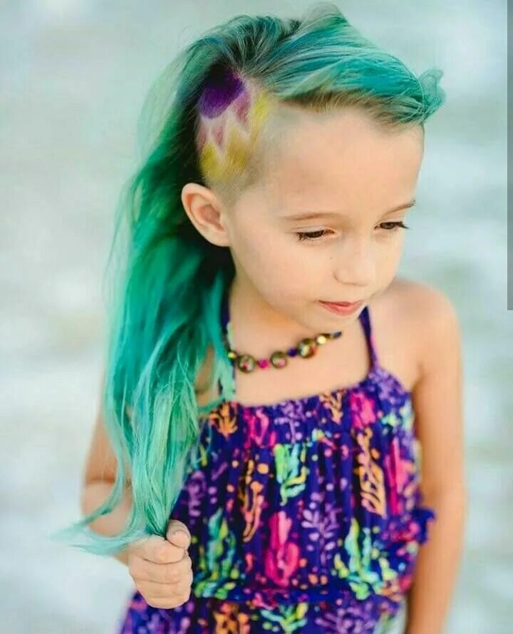 Разноцветные прически для девочек Pin en ʟᴇs ᴄʜᴇᴠᴇᴜx Cortes de pelo para niños, Color de cabello unicornio, Pelo d