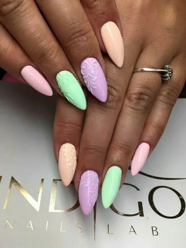 Разноцветный маникюр 2024 на миндаль Pin by АлИнА on ногти Indigo nails, Nail colors, Nail art designs