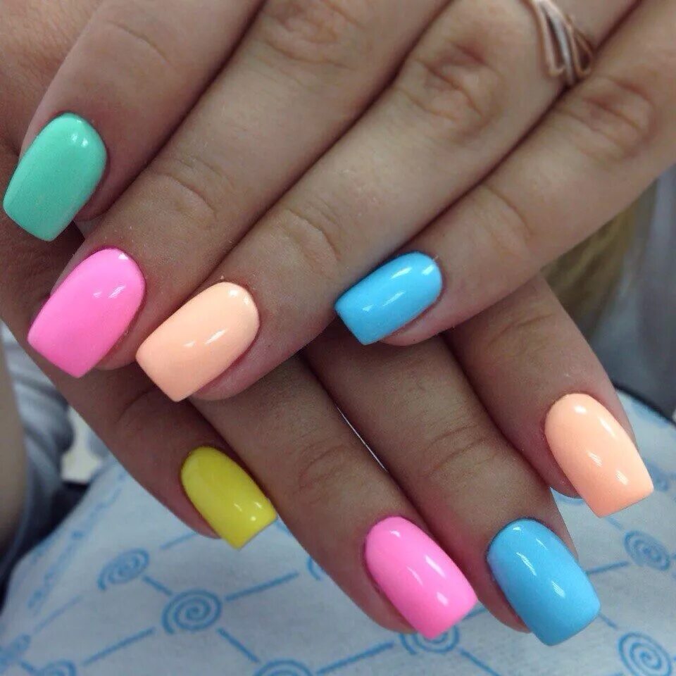 Разноцветный маникюр фото 2024 Pin on Slaid Multicolored nails, Short acrylic nails, Nails