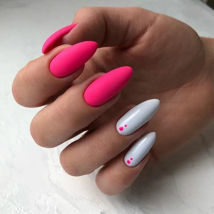 Разноцветный маникюр миндаль Pin de Екатерина Царицына em Маникюр Unhas bonitas, Unhas enfeitadas, Unhas dese