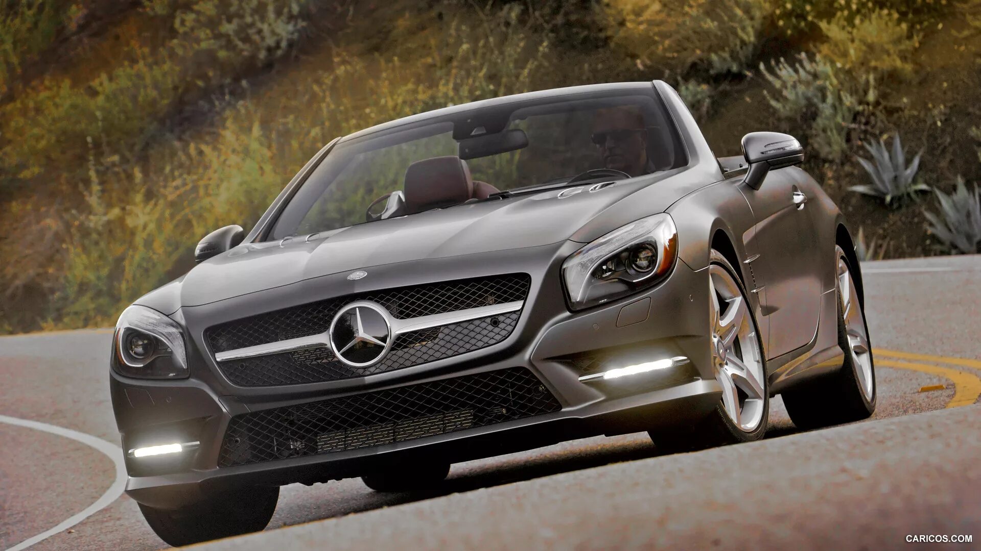 Разновидности мерседесов фото 2013 Mercedes-Benz SL 550 - Front Caricos