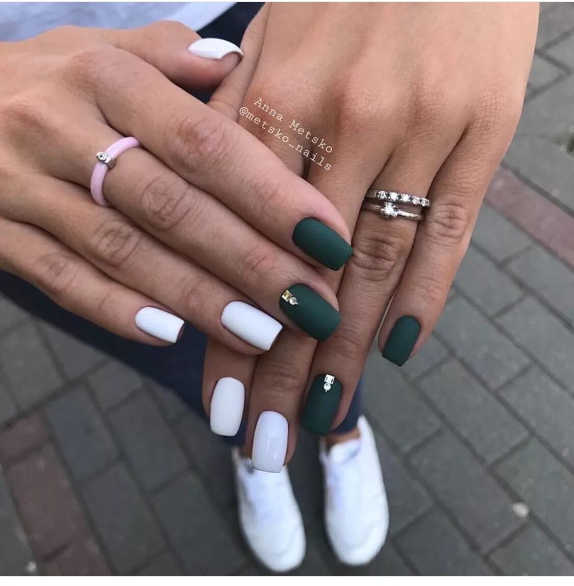 Разные ногти на руках дизайн 2024 Emerald green and white // nail trends I need to try!! Matte nails design, Green