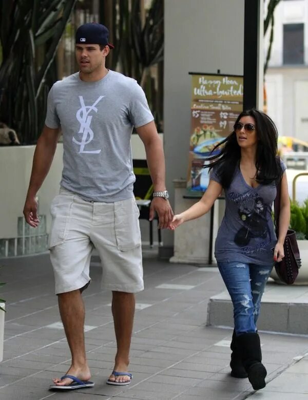 Разные в росте фото For some of you who don't know, Kris Humphries is reality star Kim Kardashian's 