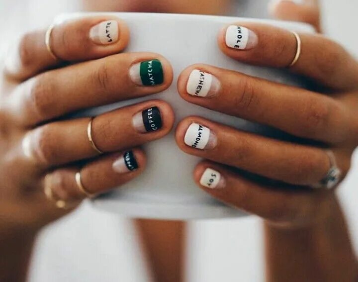 Разный маникюр на короткие ногти New take on french tips @hannahbronfman Nails, Pretty nails classy, French nails