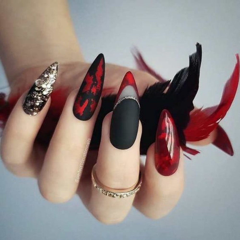 Разный маникюр на руках черно красные 50 Fun Nail Arts For Halloween 2020 - The Glossychic Stiletto nails designs, Bla