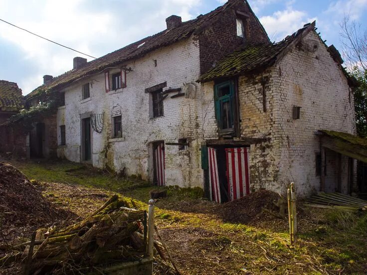 Разрушенные деревни фото Forgotten by Johan Neven 500px Old abandoned buildings, Abandoned places, Abando