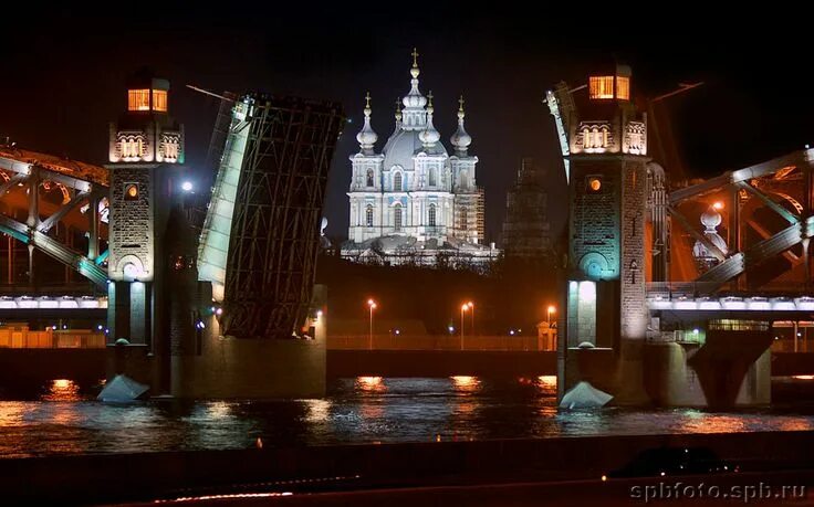 Разведенный большеохтинский мост фото Sign in Санкт петербург, Фотографии