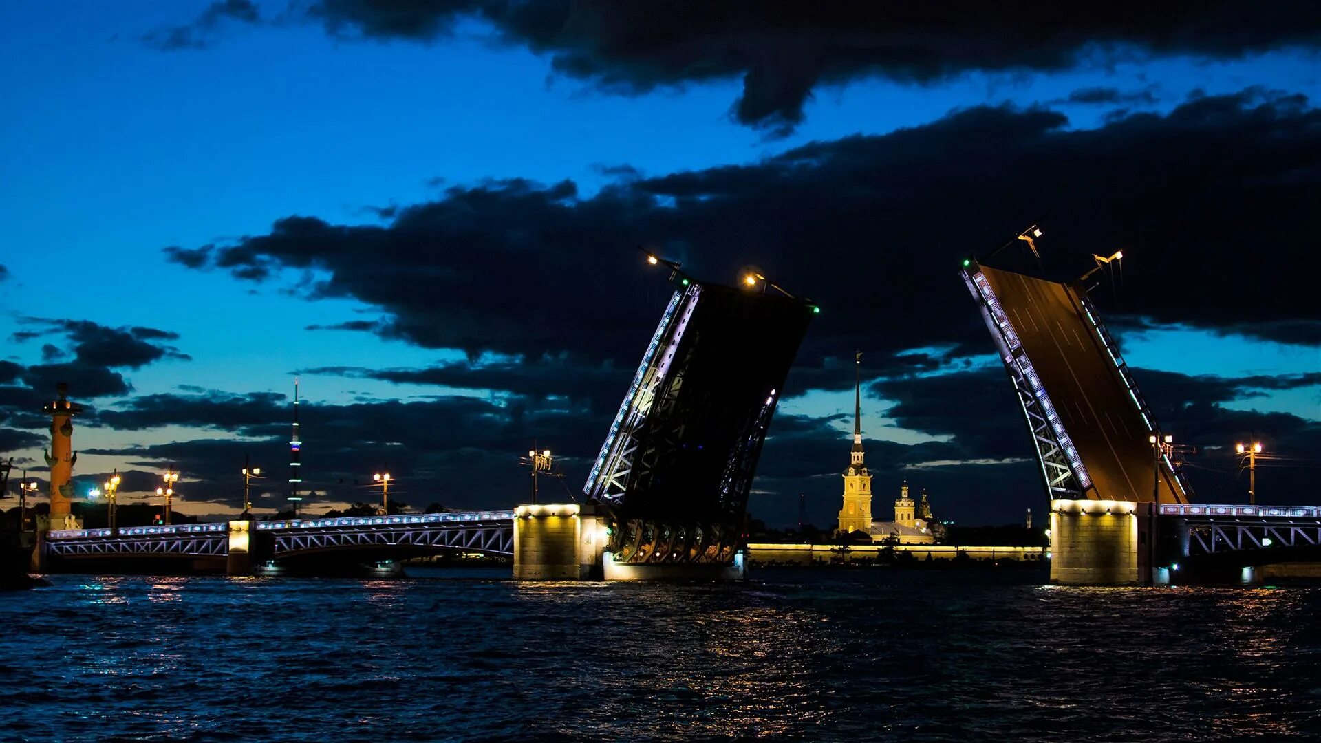 Разводной мост красивое фото В Петербурге разведут мосты под "Марш нахимовцев" и "Танец советских матросов"