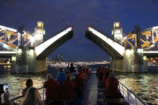 Разводные мосты фото ночная прогулка на Разводку мостов - Picture of Neva Travel, St. Petersburg - Tr