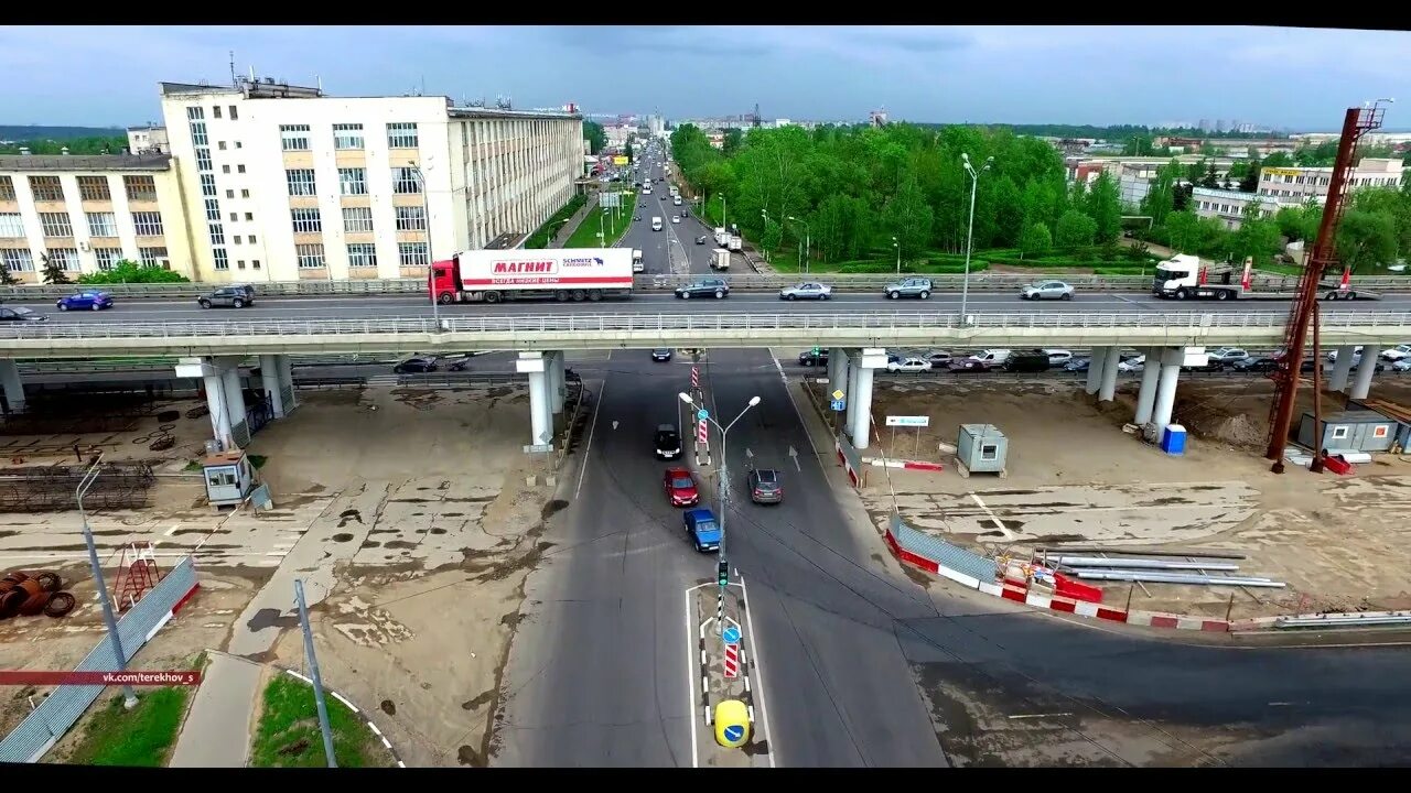 Развязка на комсомольской площади в твери фото Тверь. Трафик. Улица Громова. Мостовой переход через Волгу. 4K - YouTube