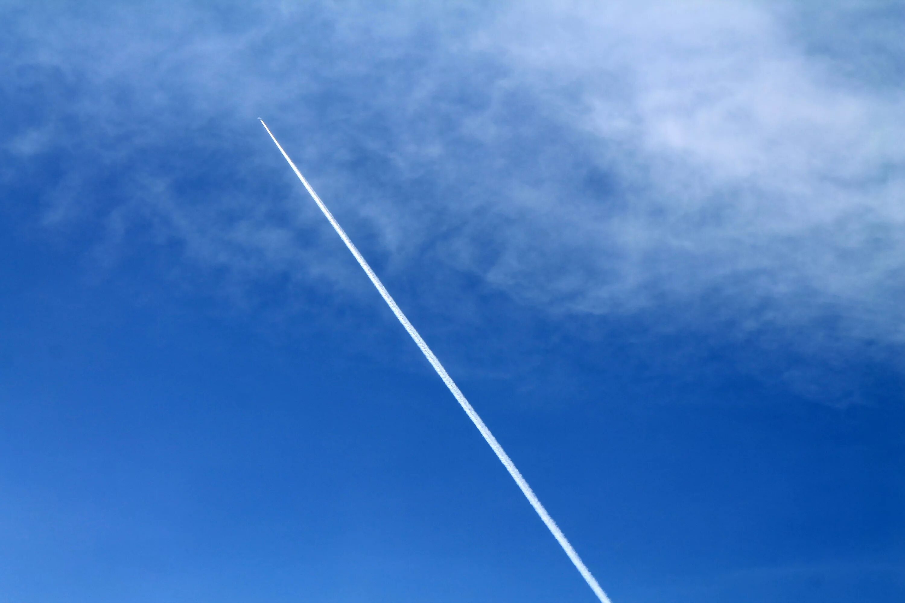 Реактивный самолет фото в небе Free Images : wing, cloud, sky, white, air, wind, wake, airplane, plane, line, s