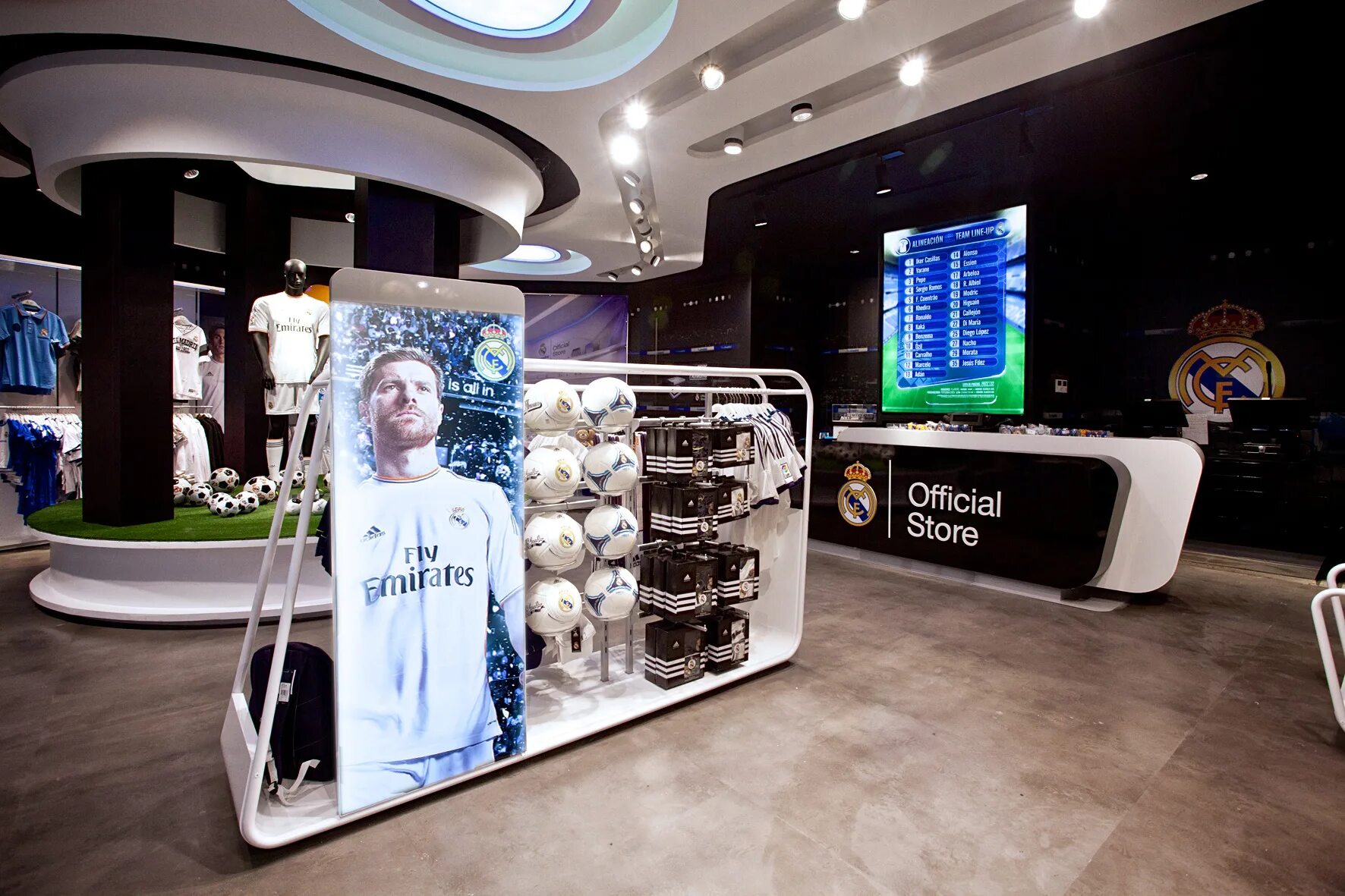 Реал магазин фото Real Madrid Stores Shop www.ulthera.ru