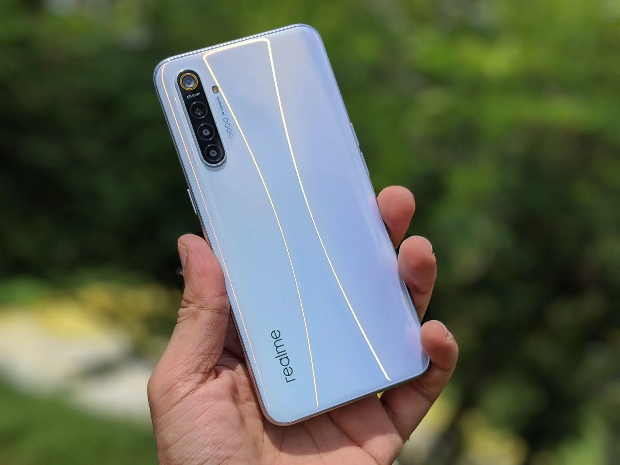 Реалми 12 фото Realme XT Specifications Officially Revealed: Snapdragon 712, 64MP Quad-Camera -