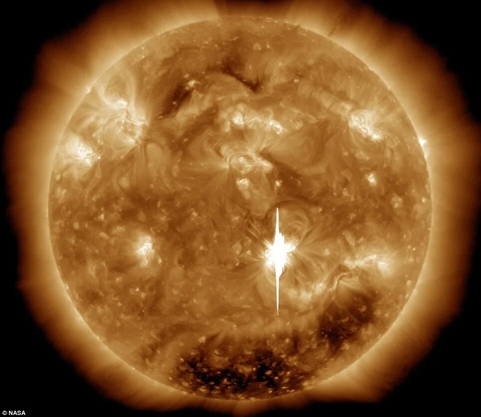 Реальное фото солнца Sun releases X-flare: Powerful explosion may damage electrical grids on Earth