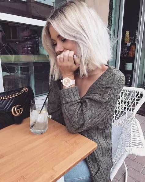 Реальные фото блондинок с каре Laura Jade Stone on Instagram: "Breakfast dates & my @swatch, my two favourite t