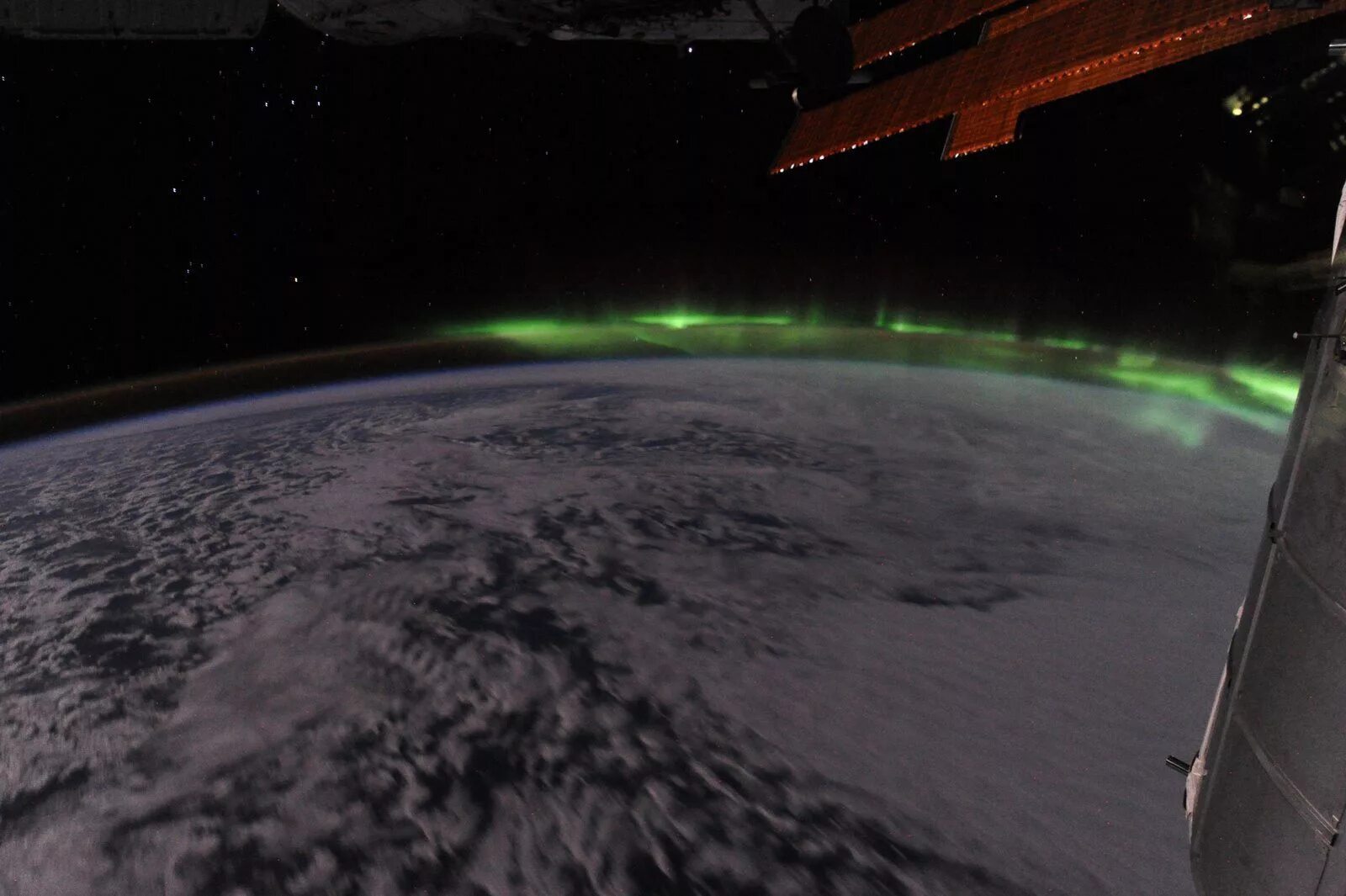 Реальные фото космоса без фотошопа Aurora Australis from the International Space Station! (Orion's belt in the back