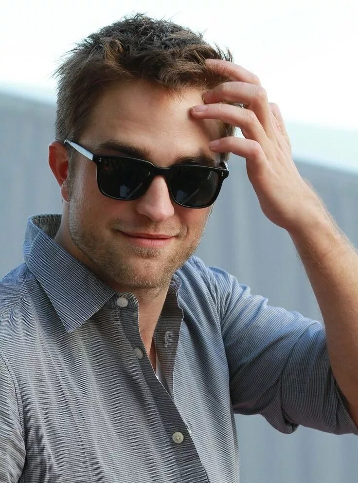 Реальные фото мужчин в очках Robert Pattinson sunglasses Robert pattinson, Indian bodybuilder, I robert