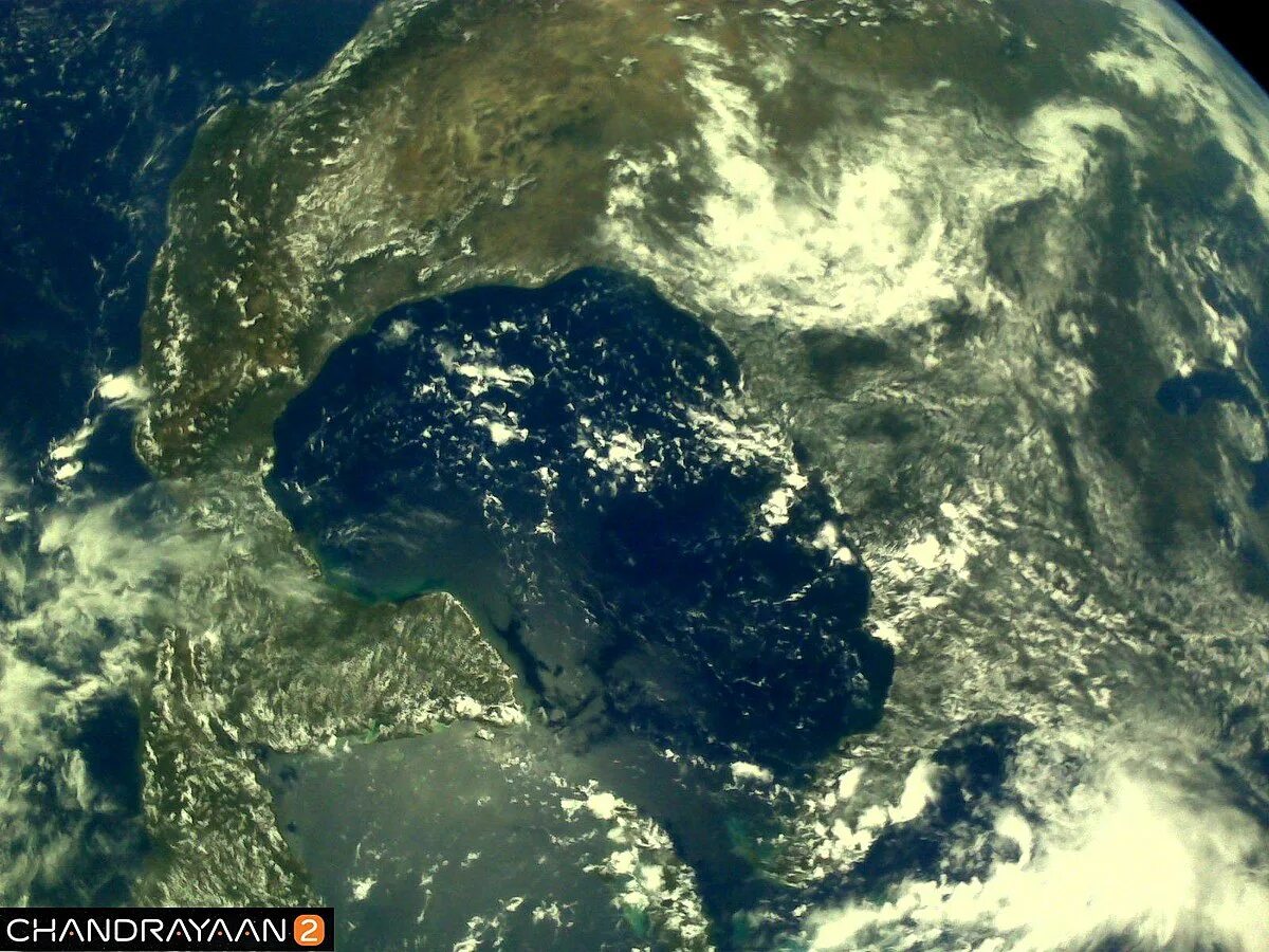 Реальные фото земли без обработки Berkas:Earth's picture shot from from Chandrayaan 2 on-board LI4 Camera - 1.jpg 