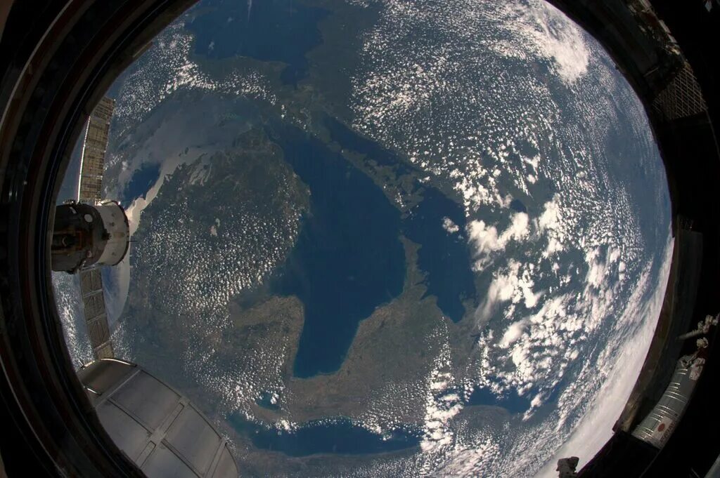 Реальные фото земли без обработки The Great Lakes Credit: ESA/NASA 931_0662 Alexander Gerst Flickr