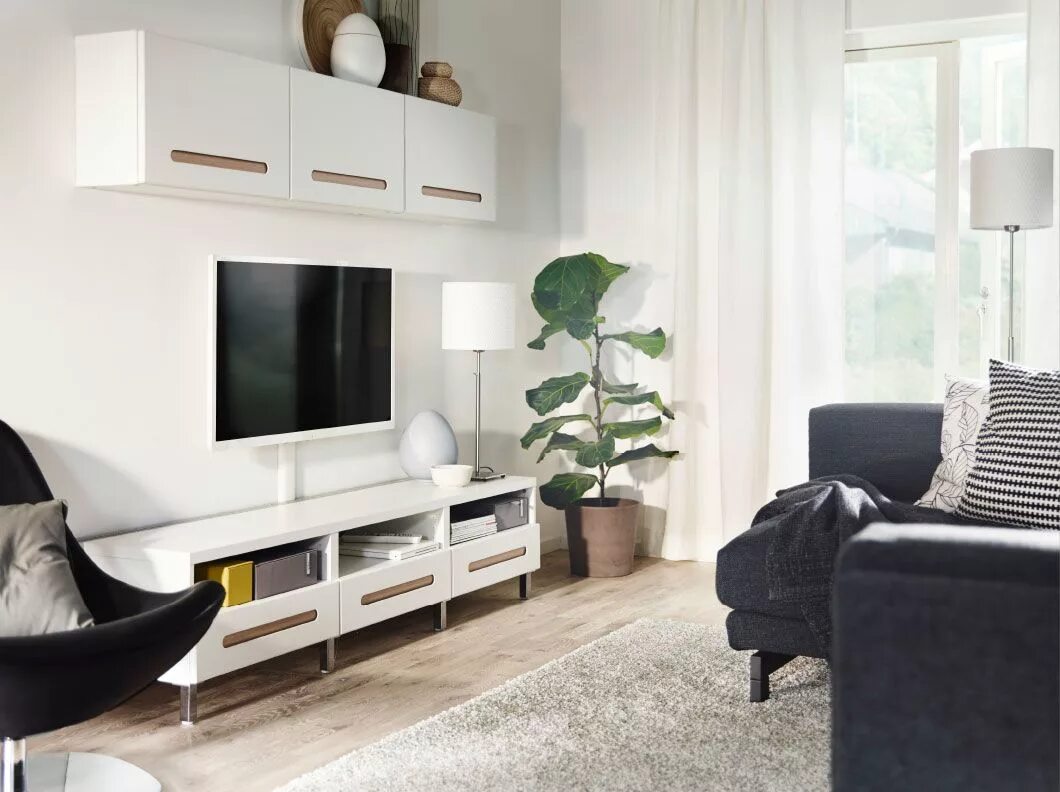 Реальные интерьеры с мебелью Products Ikea living room, Black and white living room, Apartment living room