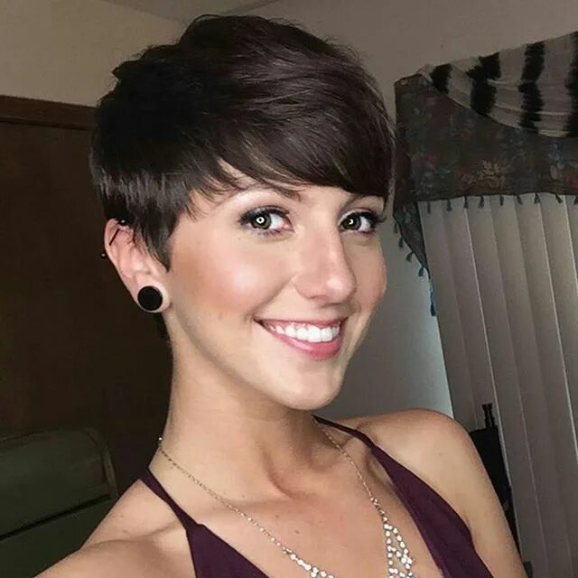 Реальные женские стрижки 28 Gorgeous Short Pixie Haircuts with Bangs 2024 - Hairstyles Weekly Stili di ca