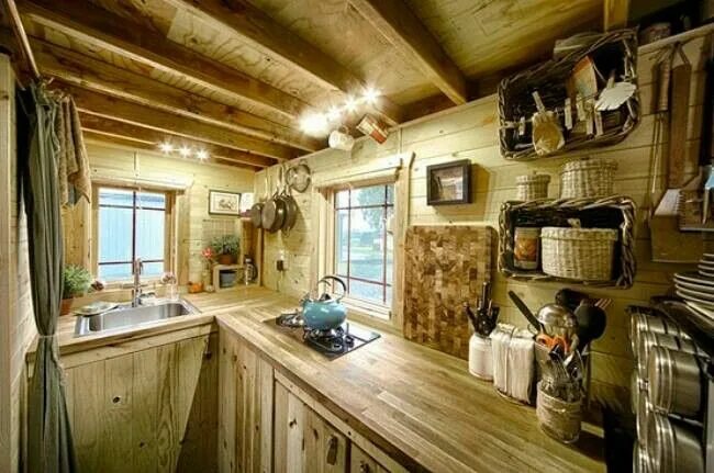 Реальный интерьер деревенского дома Tiny kitchen Tiny house trailer, Tiny house swoon, Tiny house kitchen