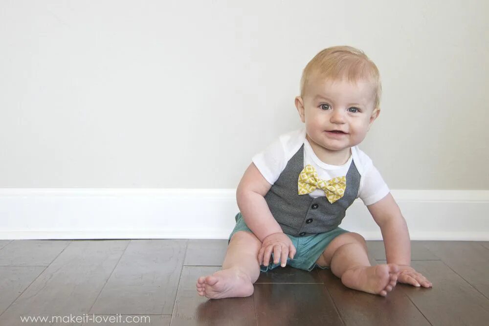 Ребенок 1 7 фото Faux Vest Onesie...with Interchangeable Bowties Make It & Love It Baby bibs patt