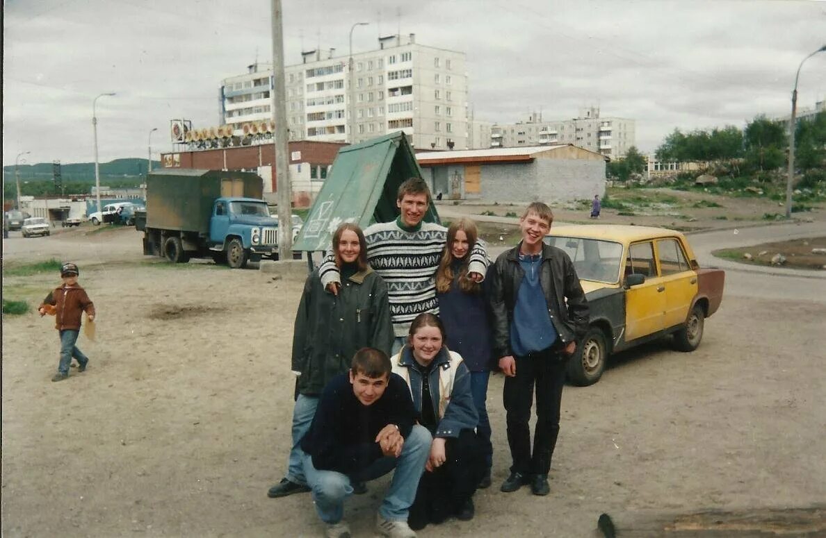 Редкие фото 90 "Ночные бабочки", бандосы, разруха и свобода- Тамбов в начале 2000ных. Шалаш Там