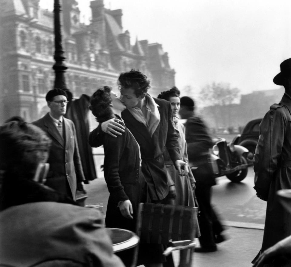 Редкие фото истории Françoise Delbart, actress immortalised in the Robert Doisneau photograph 'The K