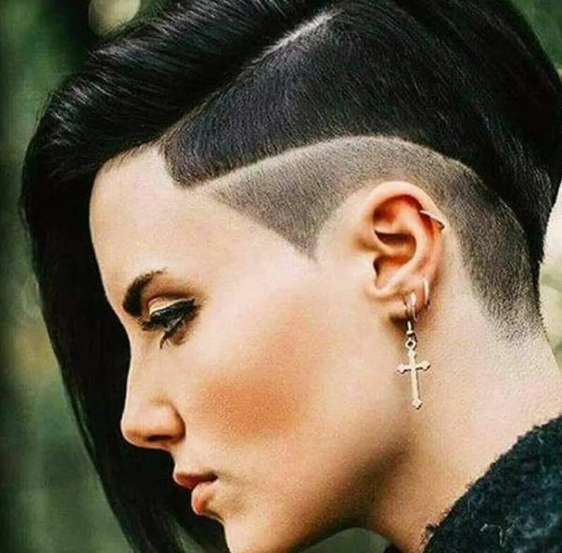 Редкие стрижки женские Coupe de cheveux rasé, Cheveux rasés, Coupe de cheveux