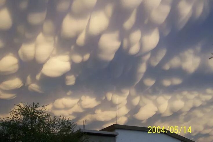 Редкие виды облаков фото и их названия APOD: 2007 December 30 - Mammatus Clouds Over Mexico Mammatus clouds, Clouds, Be