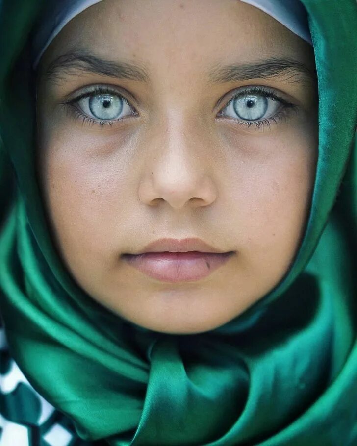 Редкий цвет глаз фото Turkish Photographer Captures the Beauty of Children’s Eyes That Shine Like Gems