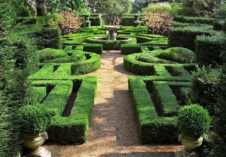 Регулярный ландшафтный дизайн Pin by Макс Жбанчиков on Эстетика Parterre garden, Garden hedges, Topiary garden