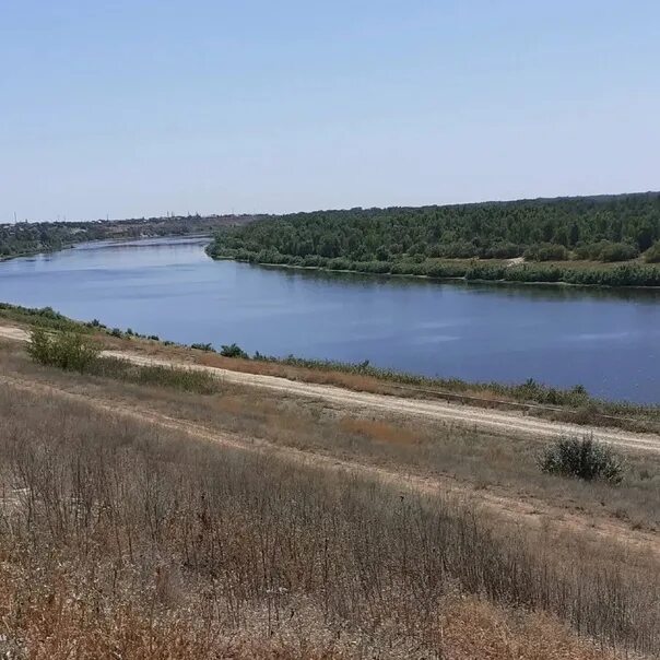 Река ахтуба фото Девушка чуть не утонула в реке в посёлке Средняя Ахтуба. Человека в ледяной воде