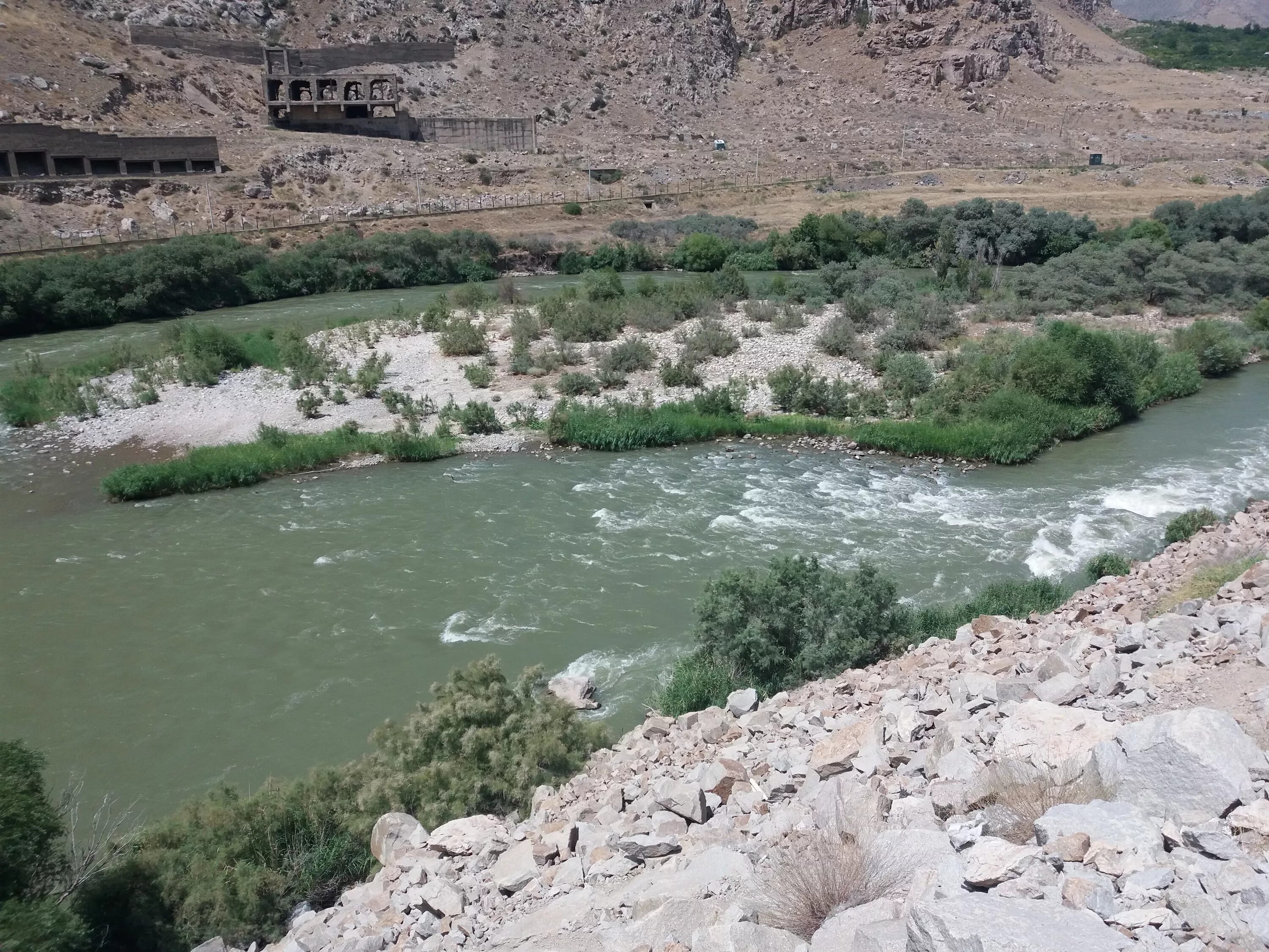 Река аракс фото Файл:Aras river at Nurduz 02.jpg - Википедия