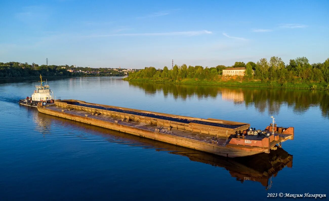 Река баржа фото РТ-365, 5301 - Фото - Водный транспорт