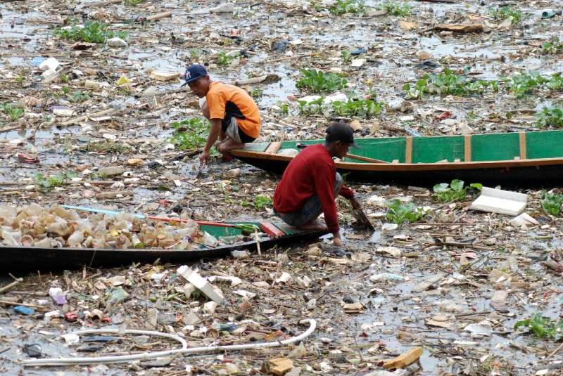 Река читарум фото Countries tussle at 'rocky' global plastic talks