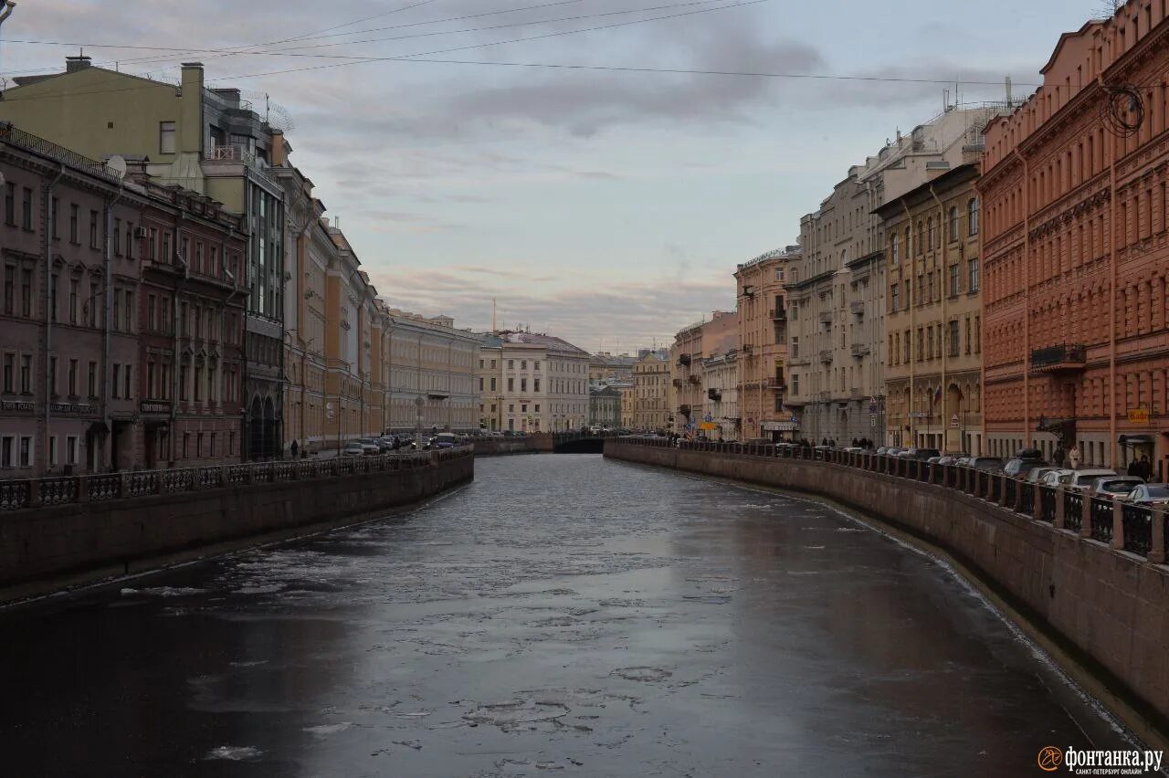 Река фонтанка фото В Петербурге замирают реки. Первый лёд появился до наступления зимы. - Санкт-Пет