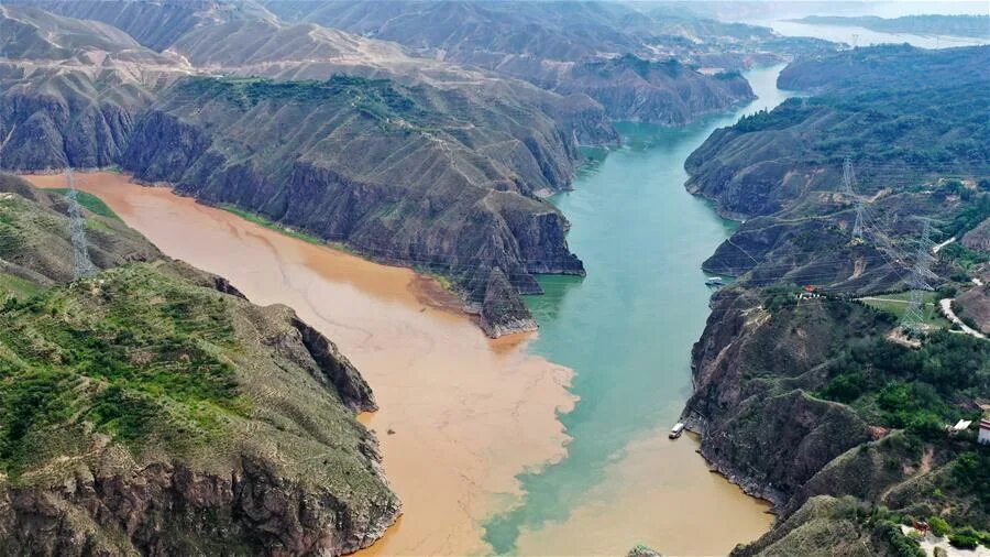 Река хуанхэ фото Liujiaxia reservoir in upper stream of Yellow River raises discharge volume to b