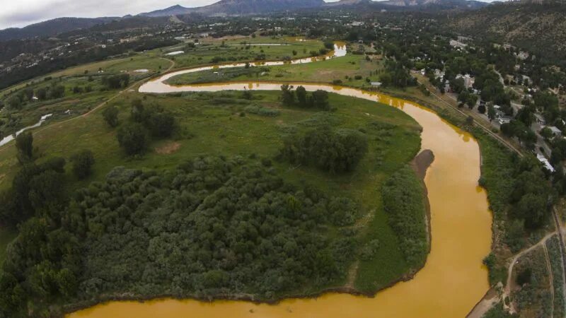 Река хуанхэ фото Pollution flowing faster than facts in EPA spill CNN