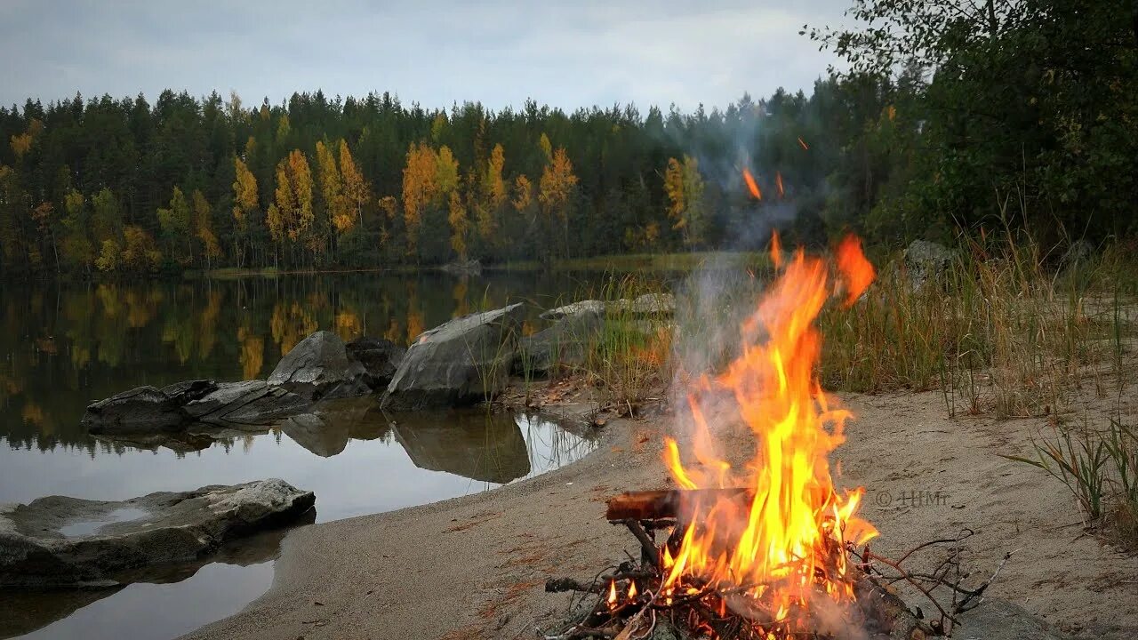 Река костер фото Perfect Campfire 4K Autumn scenery on beach - YouTube