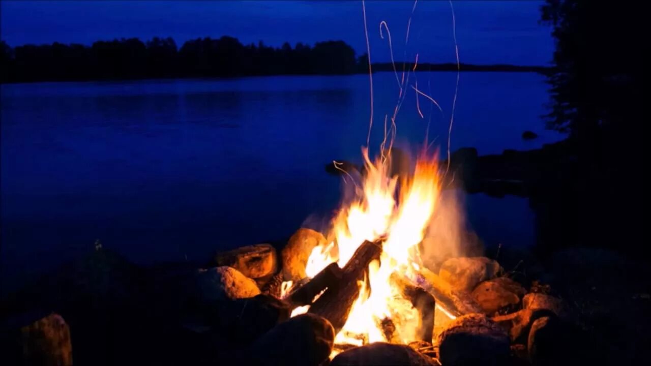 Река костер фото Sleep - A Peaceful and Relaxing Campfire in the Woods with Night Sounds - YouTub