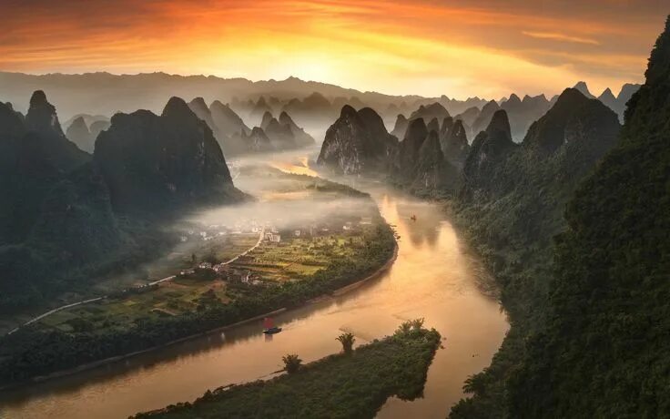 Река ли китай фото Li River In China Near Xingping Village In The Field Yangshuo Sunset Flaming Sky