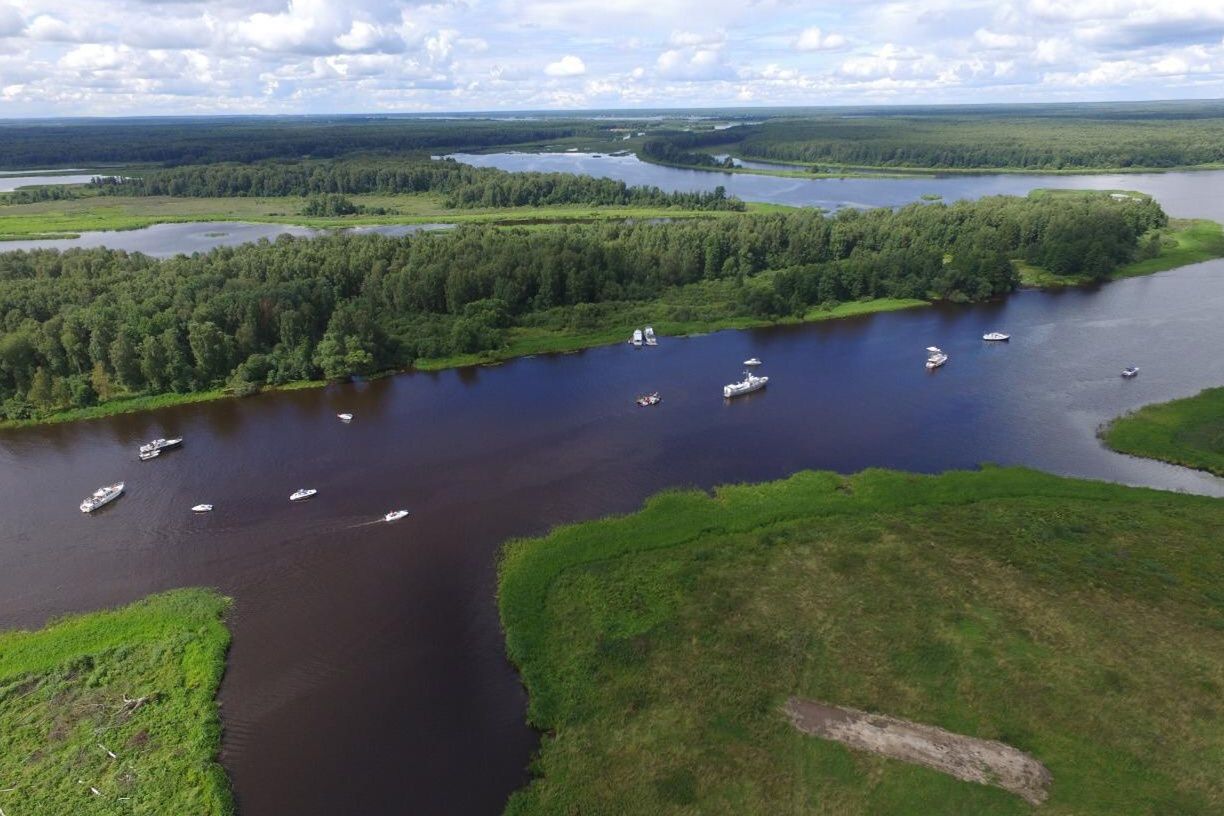 Река шоша фото На реке Шоша перевернулось и затонуло маломерное судно - Российская газета