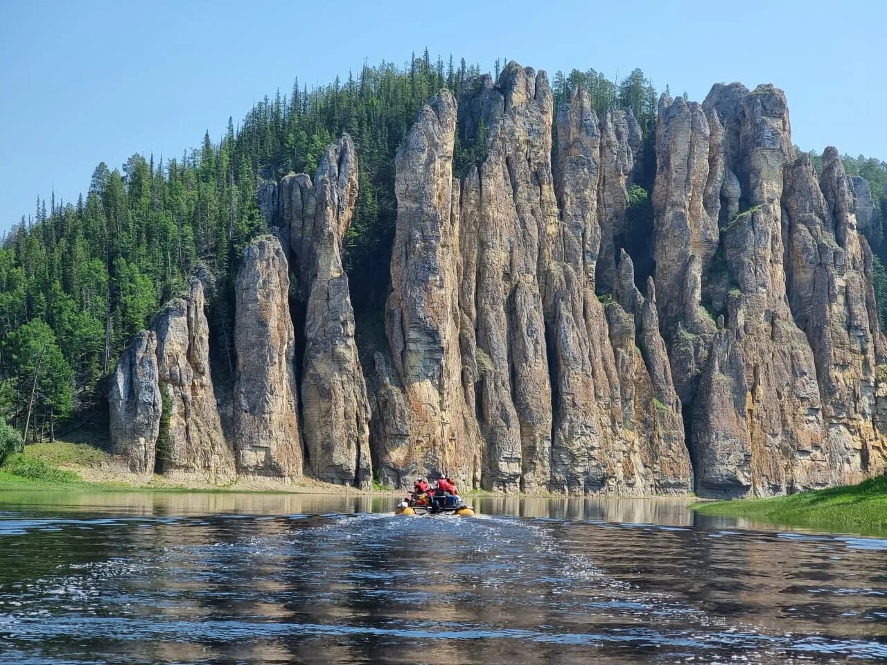 Река синяя в якутии фото Путешествие краеведов Находки в Якутии. Сплав по рекам Синяя и Лена