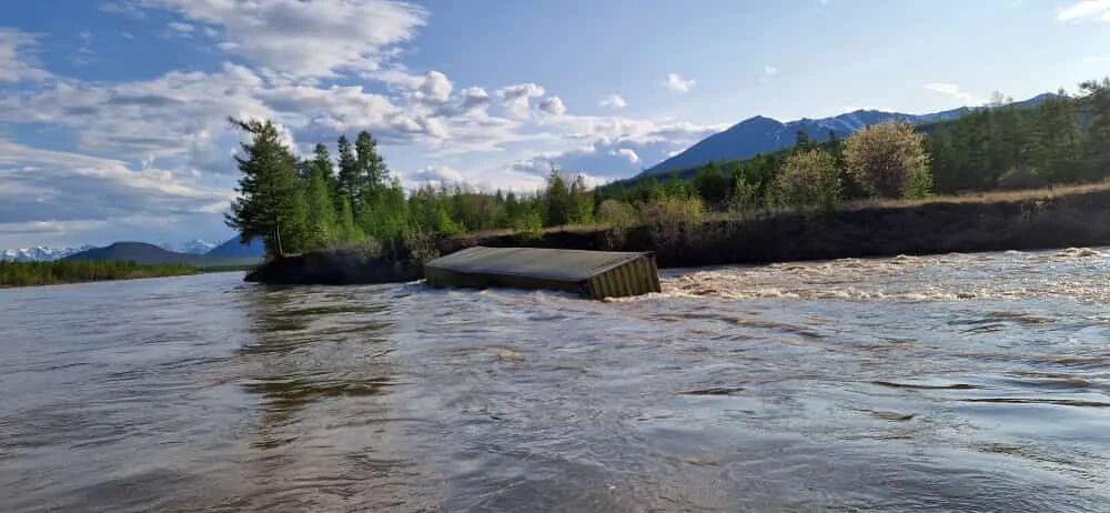 Река снежинка углегорский район фото The driver who has drowned KAMAZ in the river, disappeared together with 1 milli